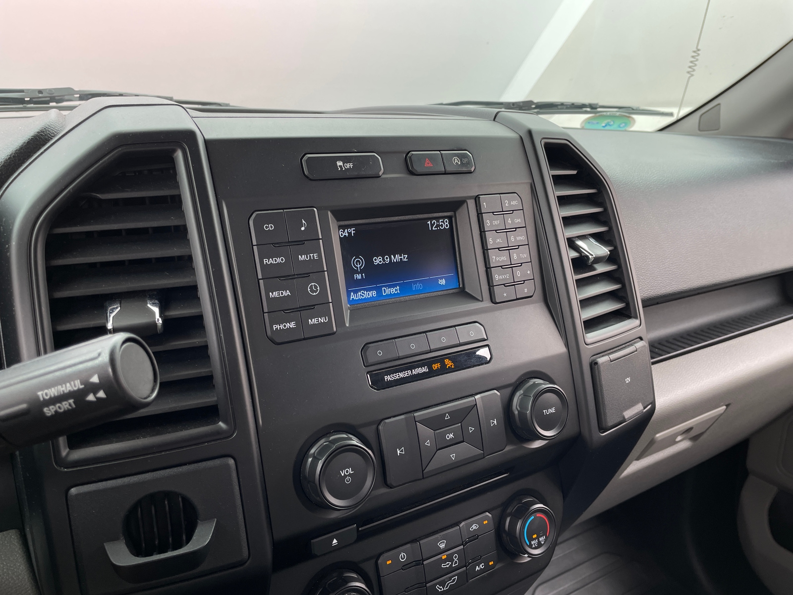 Thumbnail: 2016 Ford Econoline - 4