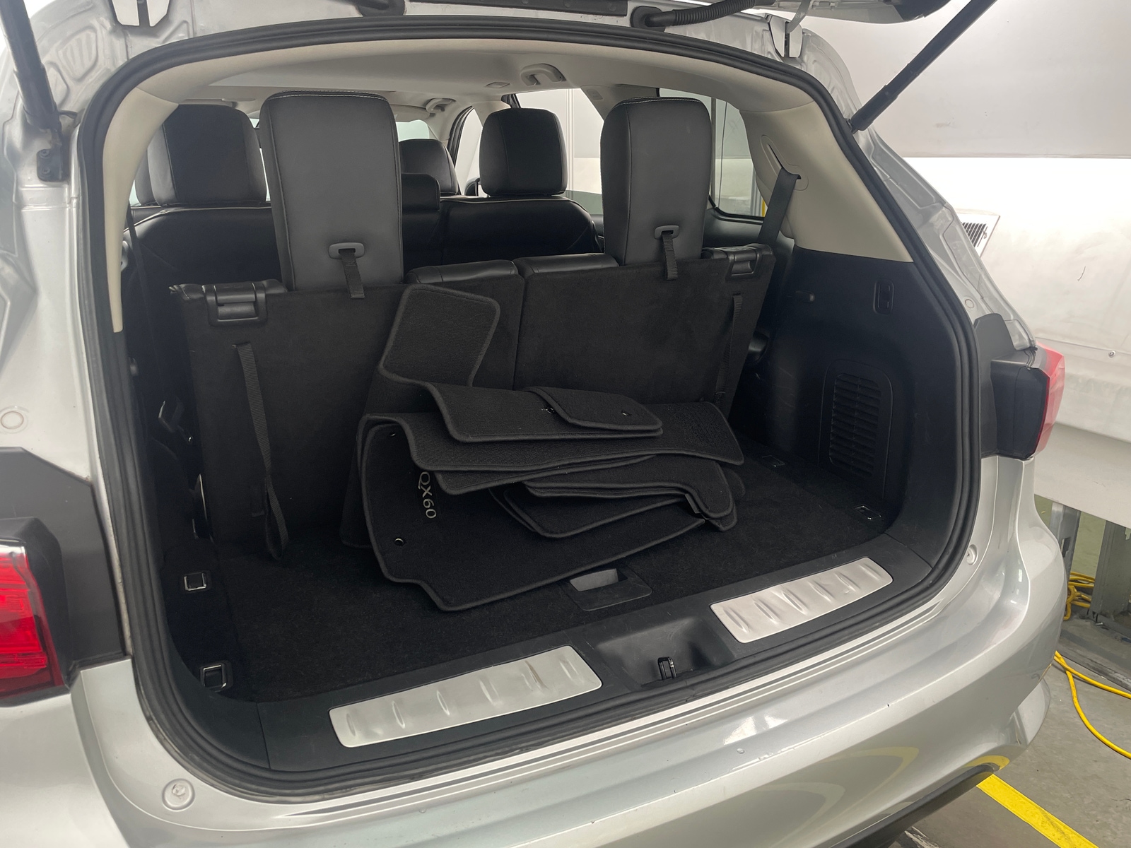 Thumbnail: 2019 INFINITI QX60 - 6