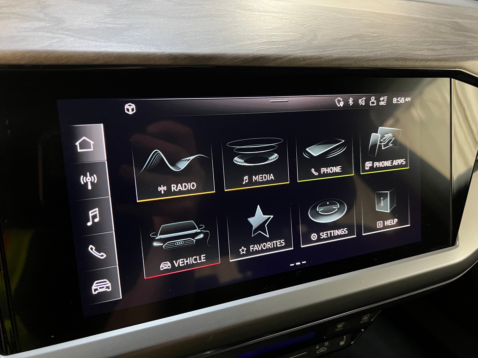 Thumbnail: 2022 Audi Q4 e-tron - 3