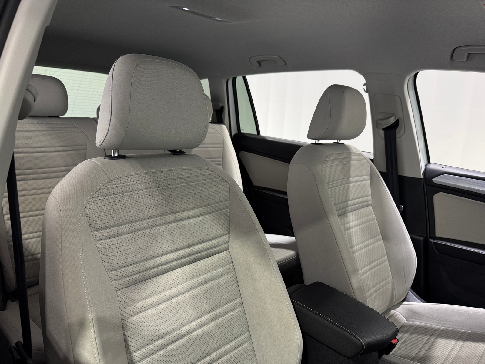 Thumbnail: 2023 Volkswagen Tiguan - 2