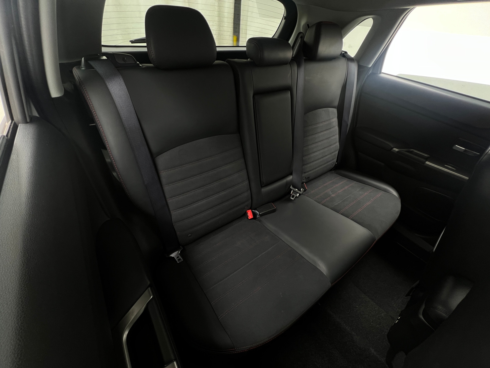 Thumbnail: 2024 Mitsubishi Outlander Sport - 5