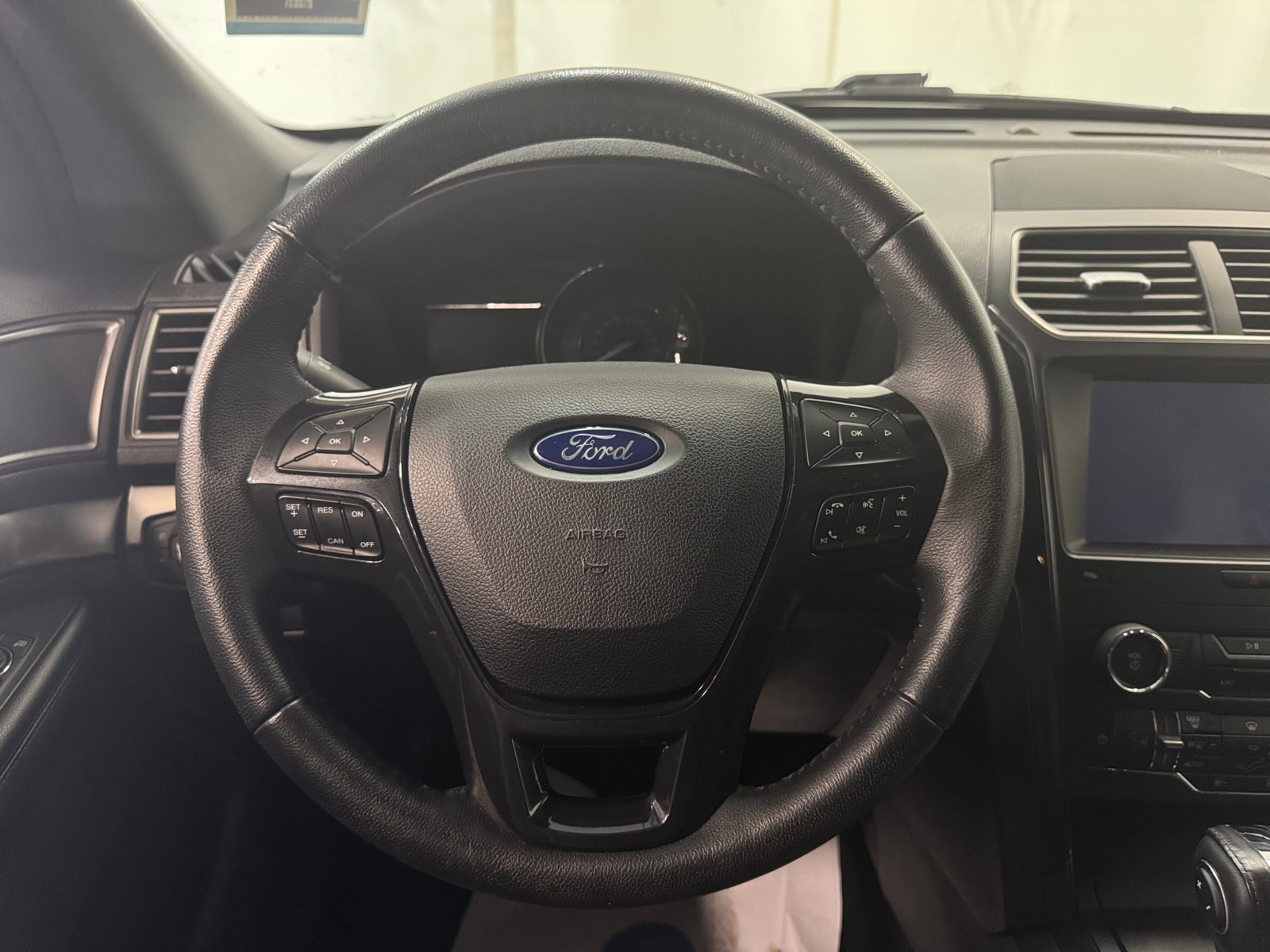 Thumbnail: 2018 Ford Explorer - 5