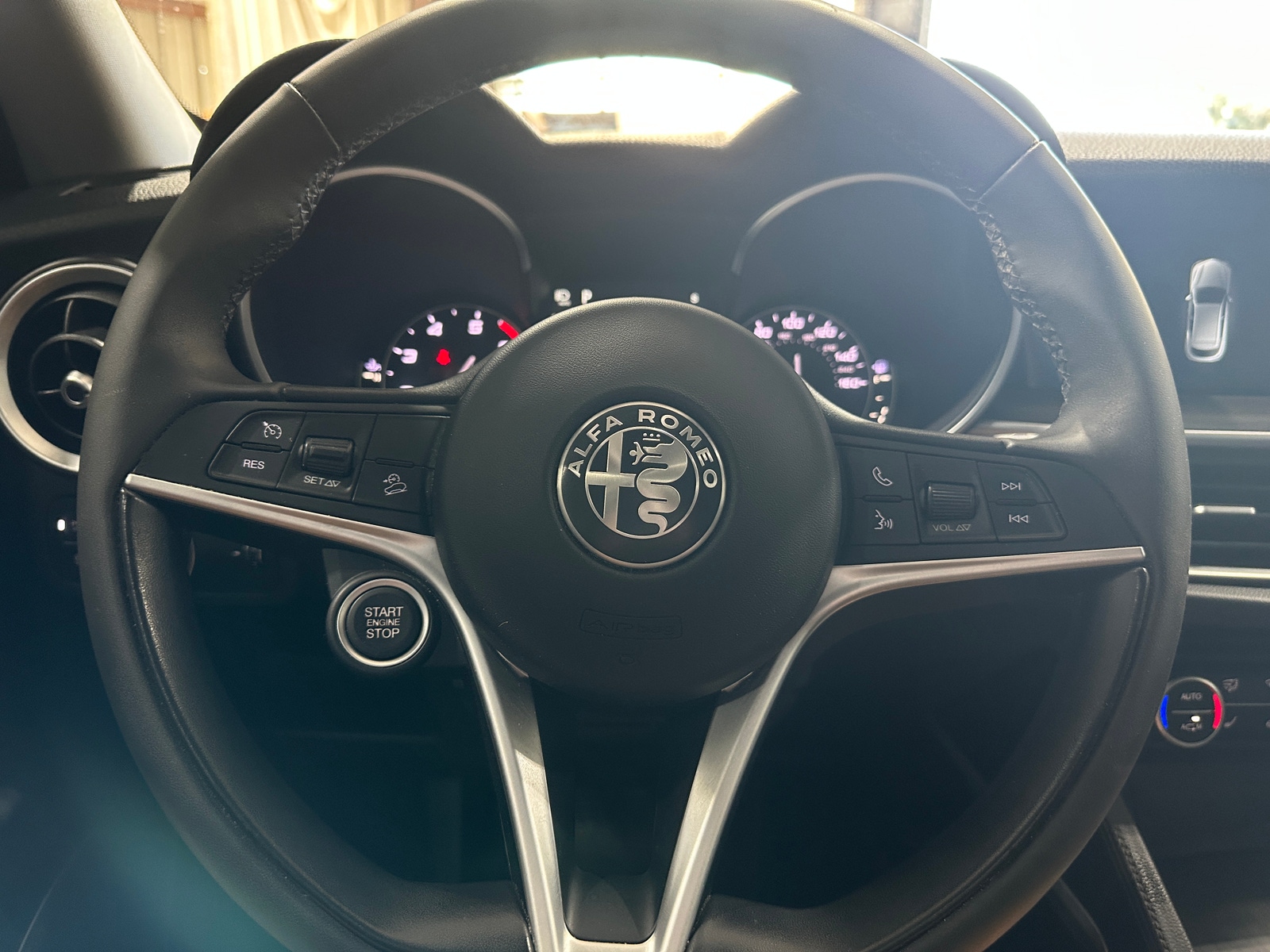 Thumbnail: 2018 Alfa Romeo Stelvio - 4