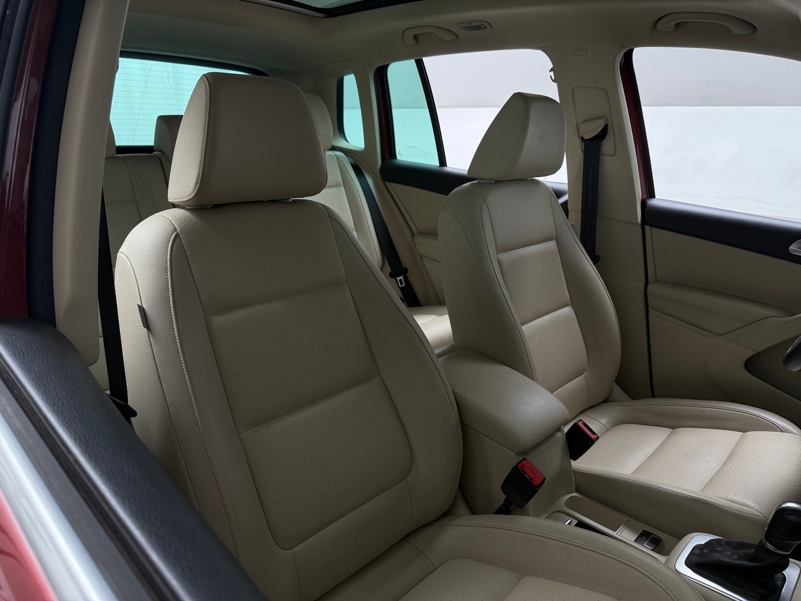 Thumbnail: 2016 Volkswagen Tiguan - 2