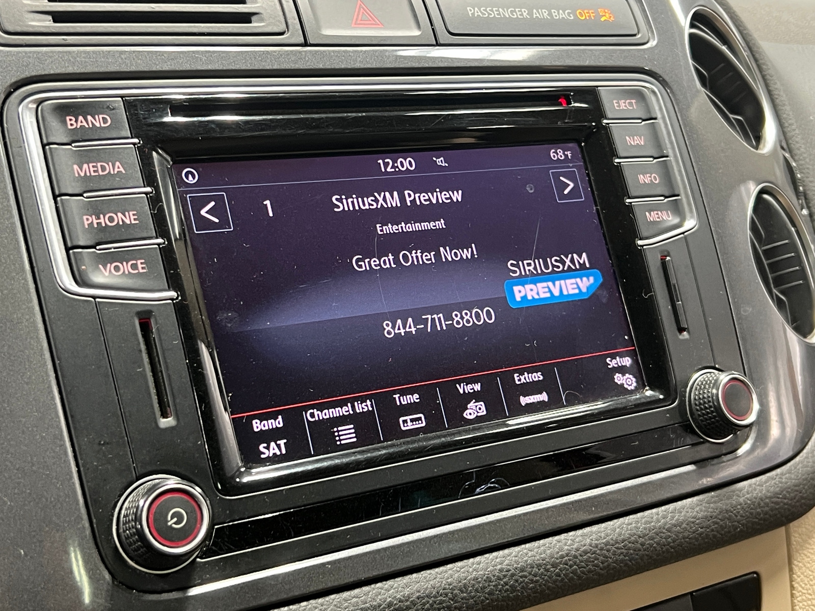 Thumbnail: 2016 Volkswagen Tiguan - 4