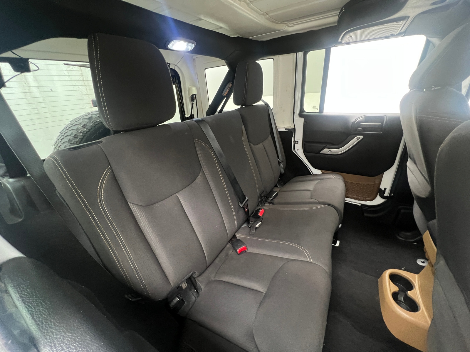 Thumbnail: 2015 Jeep Wrangler - 6