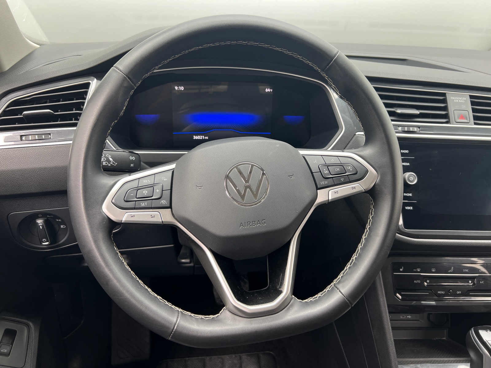 Thumbnail: 2024 Volkswagen Tiguan - 4