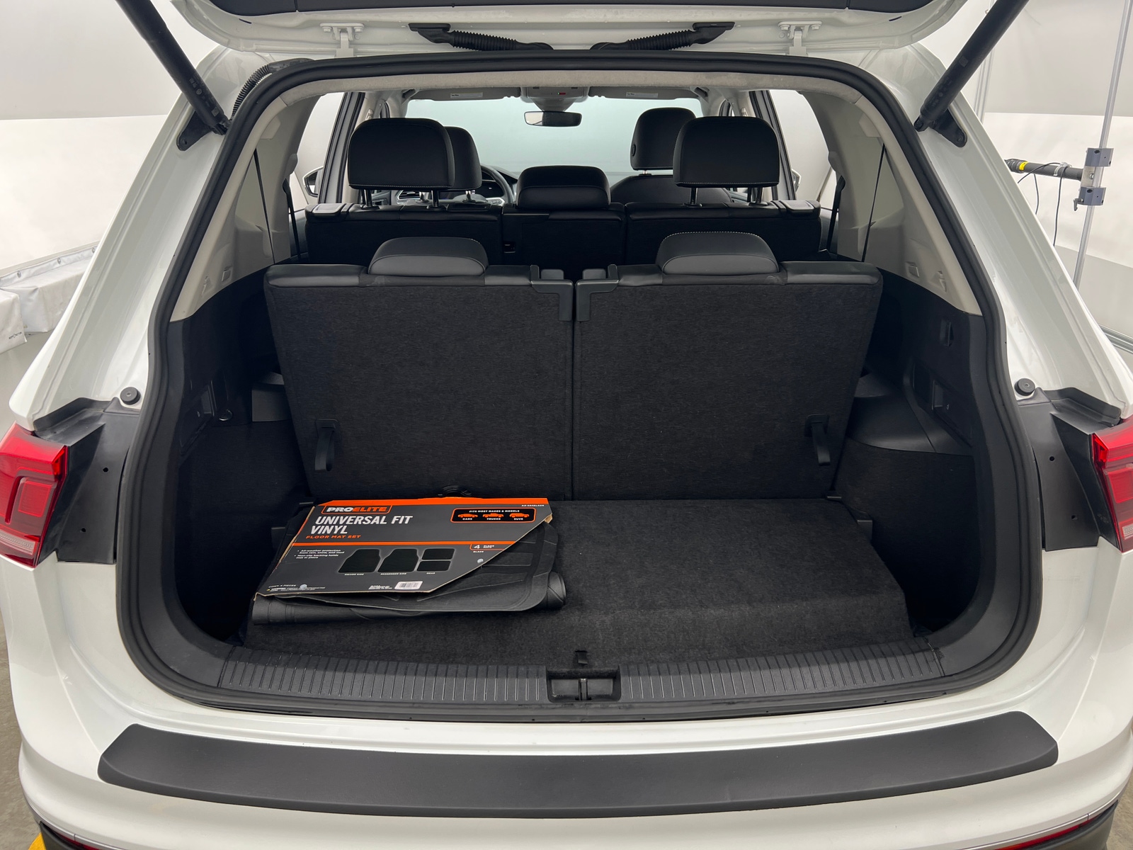 Thumbnail: 2024 Volkswagen Tiguan - 6