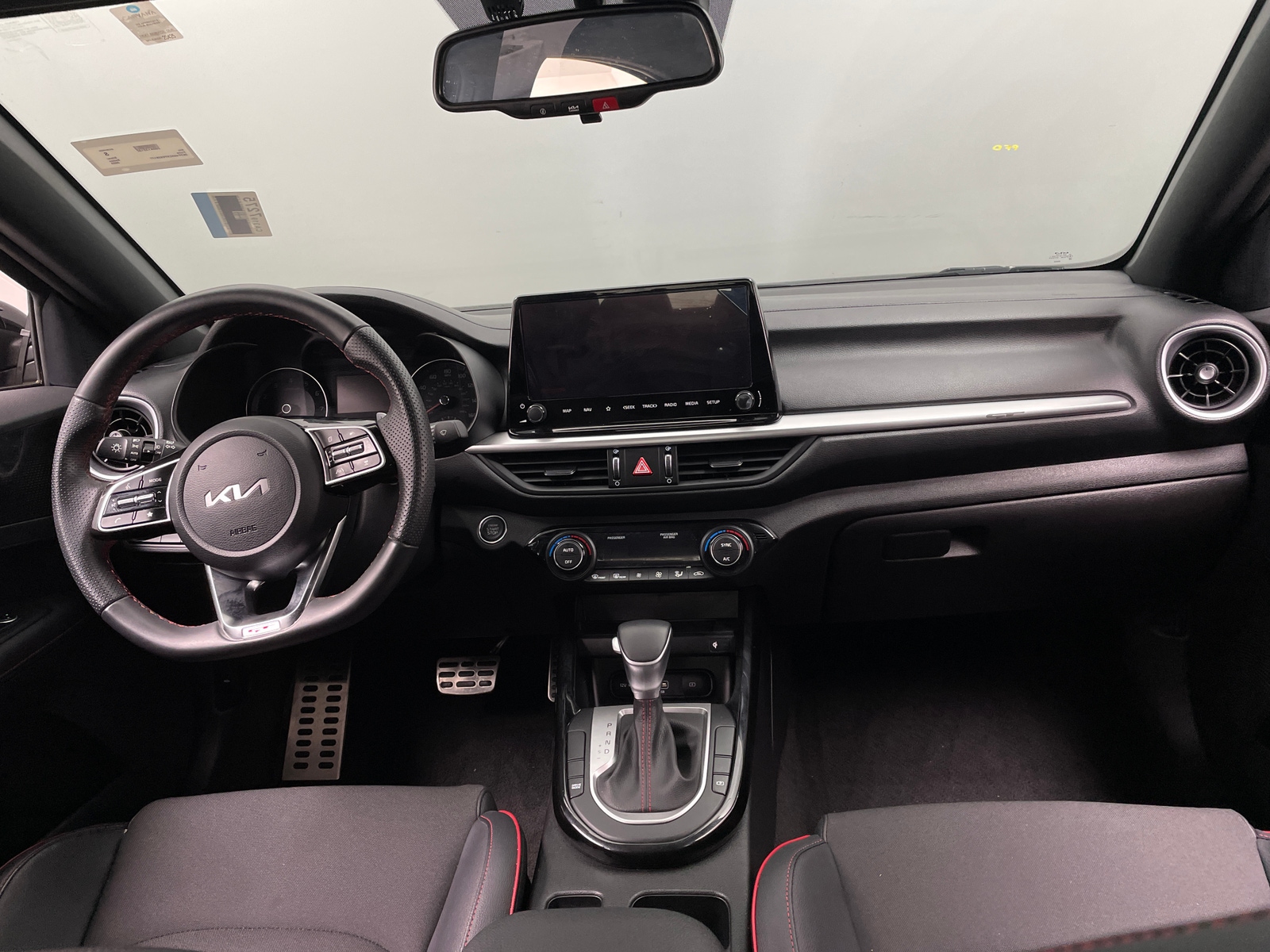 Thumbnail: 2023 Kia Forte - 3