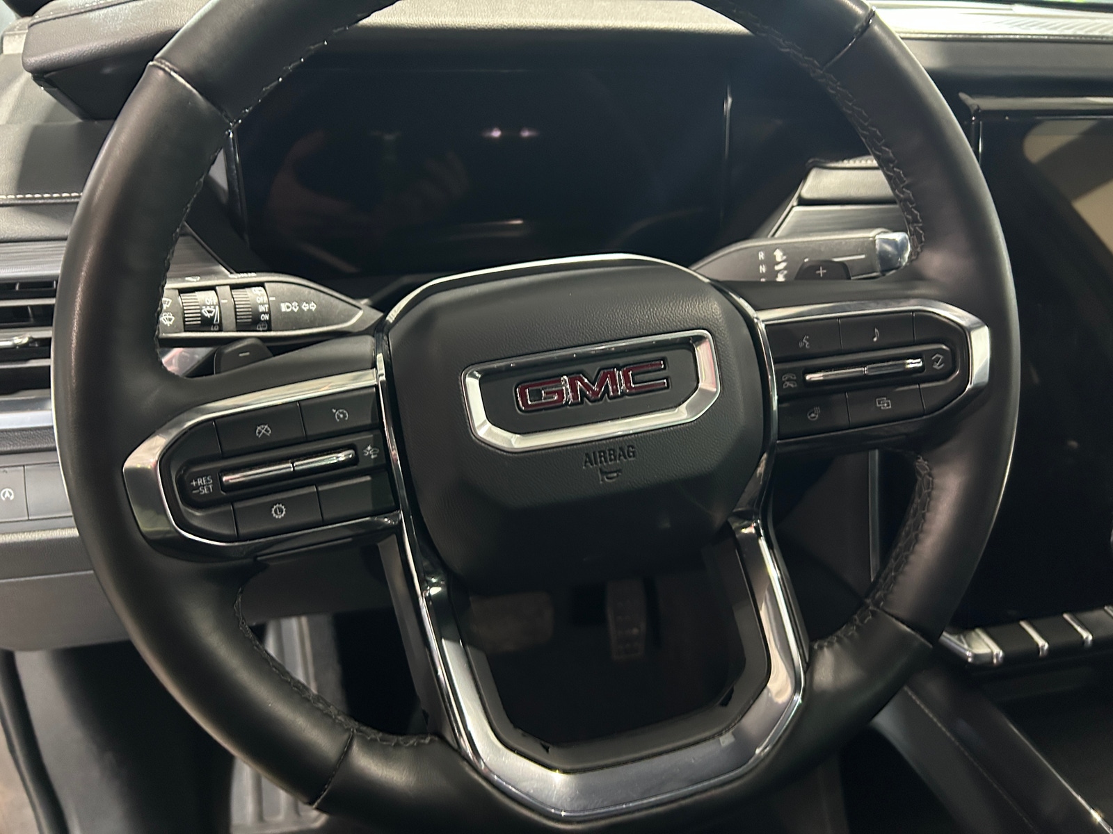 Thumbnail: 2025 GMC Acadia - 5