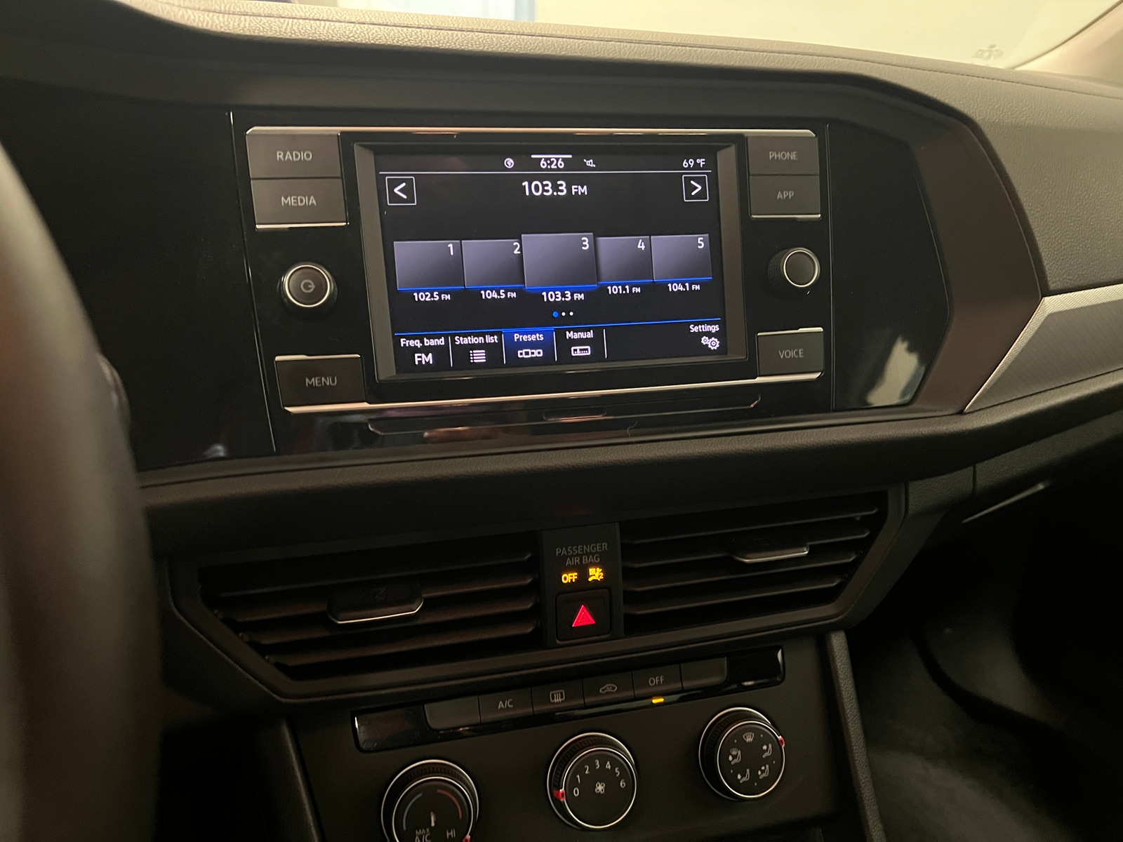 Thumbnail: 2024 Volkswagen Jetta - 4