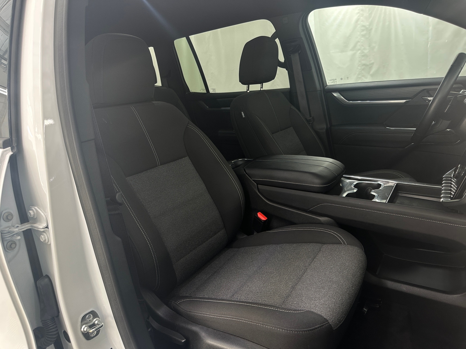 Thumbnail: 2025 GMC Acadia - 2