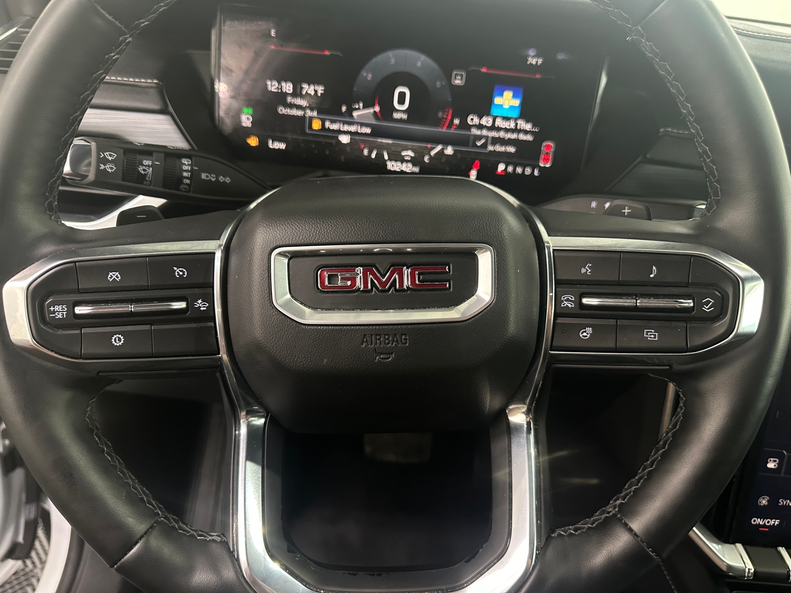 Thumbnail: 2025 GMC Acadia - 5