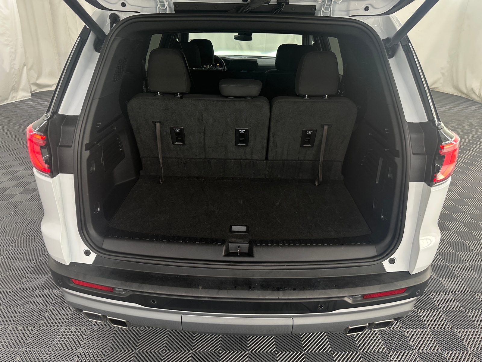 Thumbnail: 2025 GMC Acadia - 7
