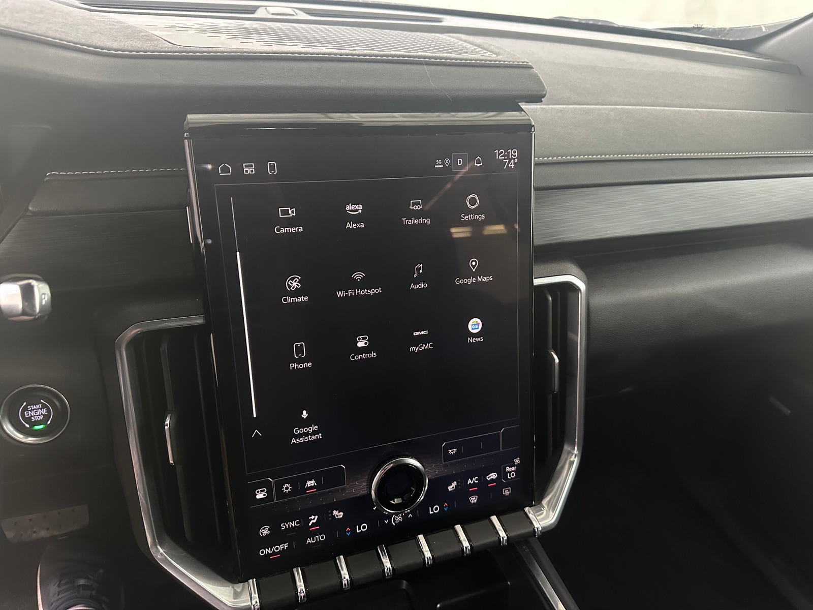 Thumbnail: 2025 GMC Acadia - 4