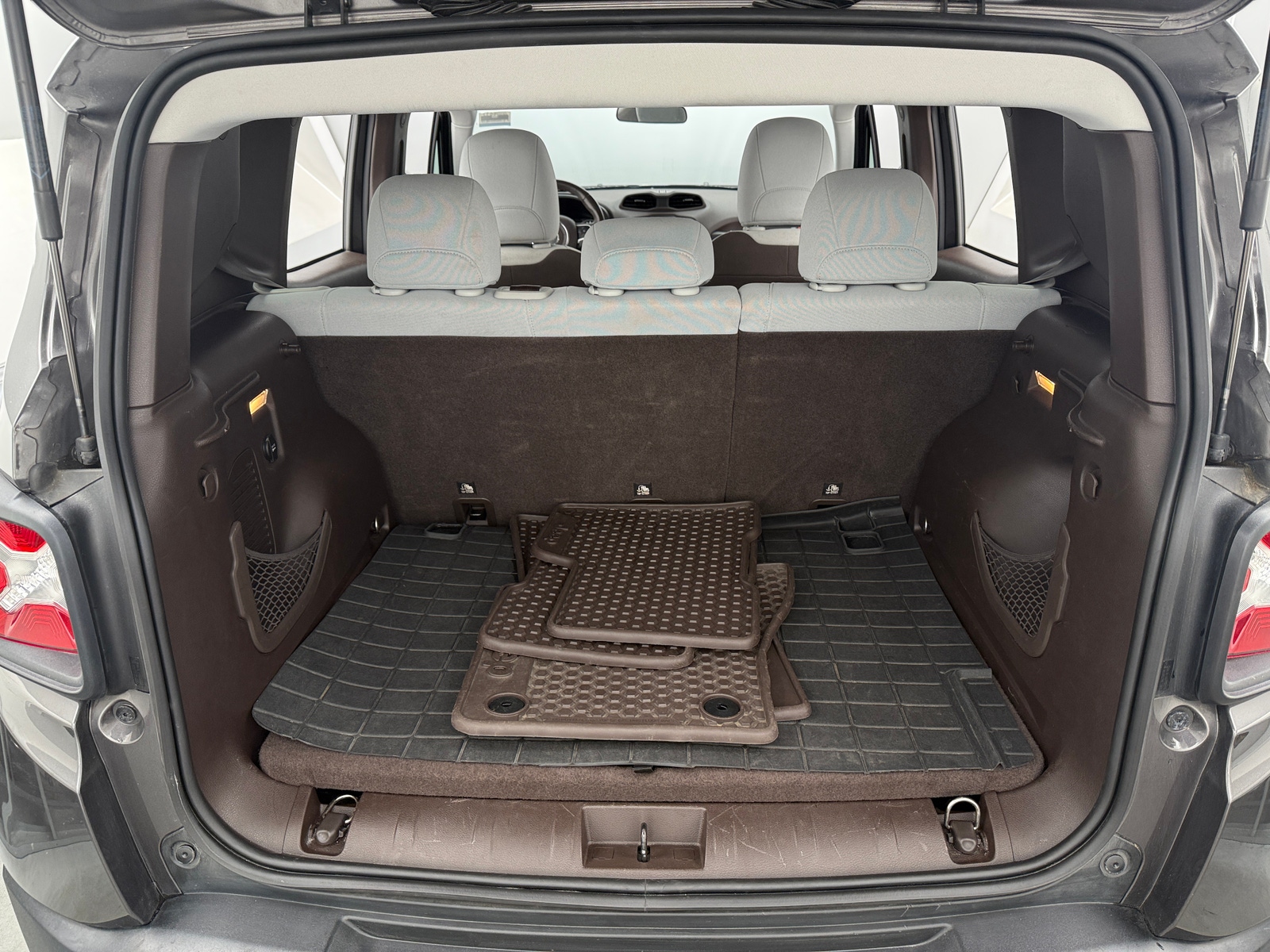 Thumbnail: 2016 Jeep Renegade - 7