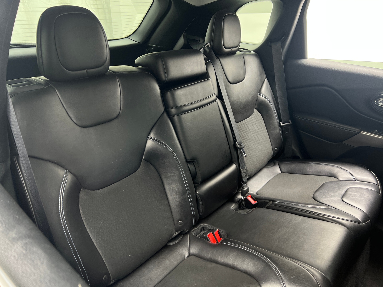Thumbnail: 2019 Jeep Cherokee - 6