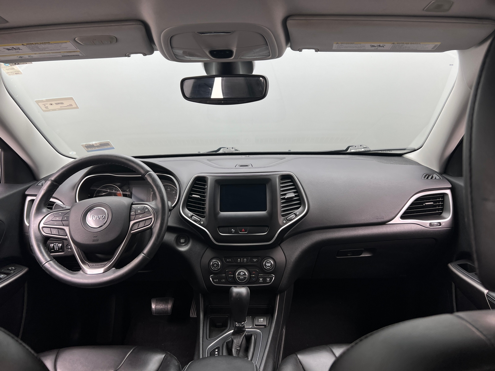 Thumbnail: 2019 Jeep Cherokee - 3