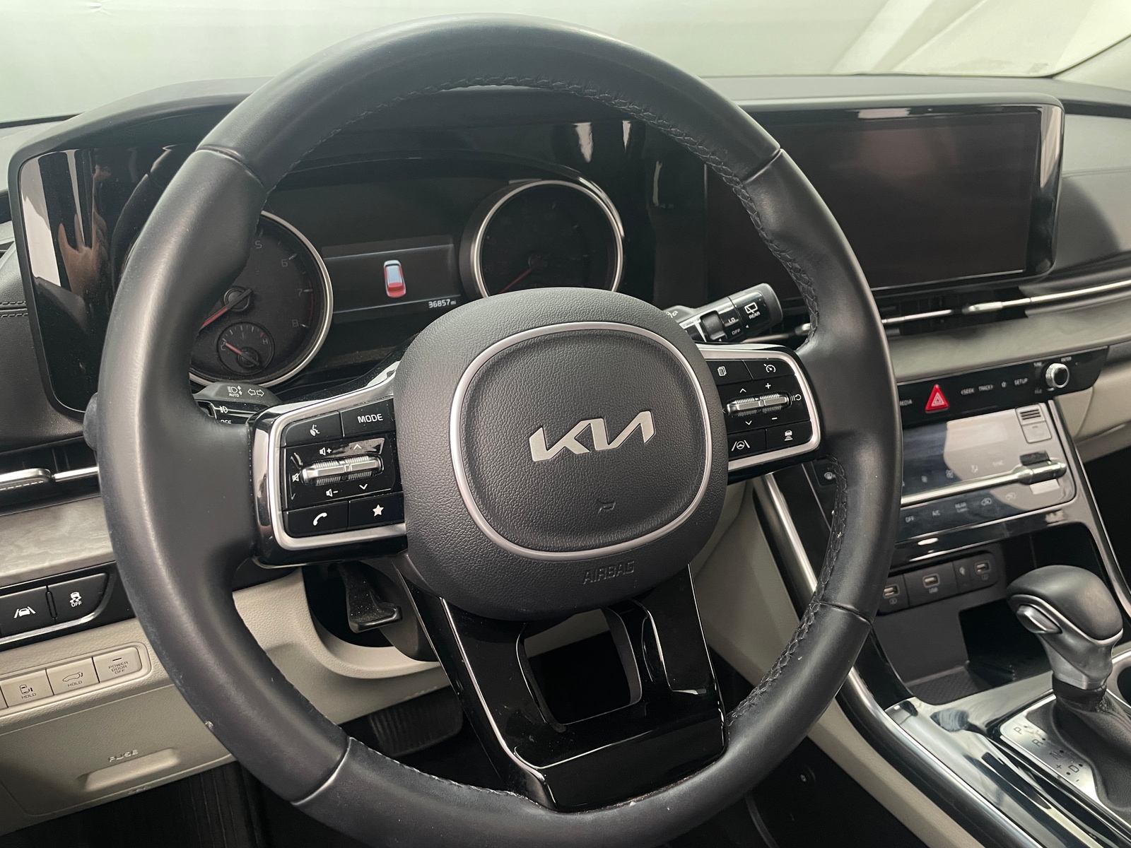 Thumbnail: 2022 Kia Carnival - 4