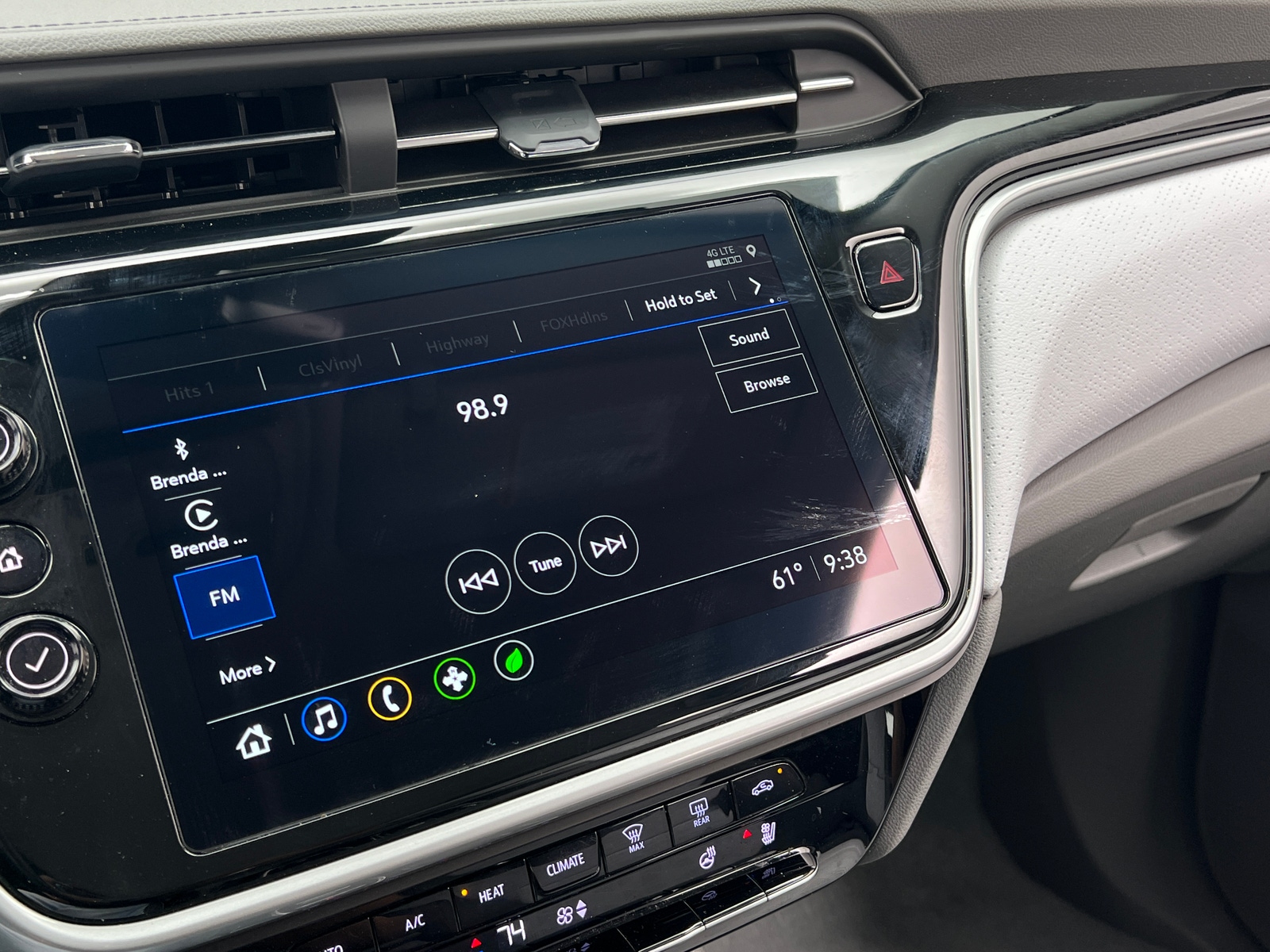 Thumbnail: 2023 Chevrolet Bolt EUV - 3