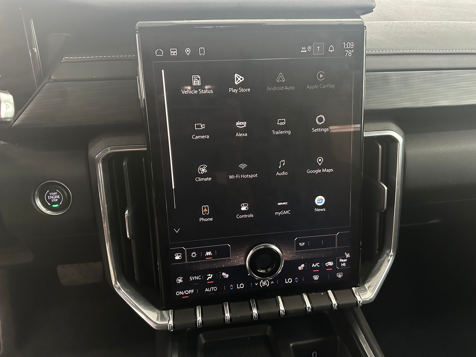 Thumbnail: 2025 GMC Acadia - 4