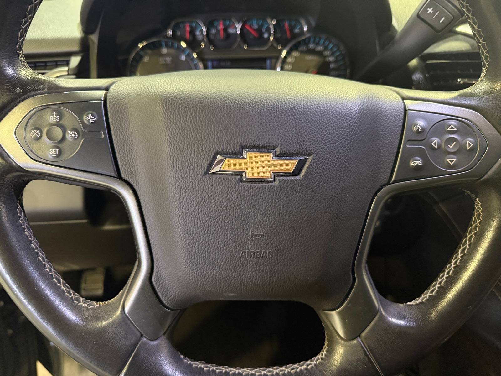 Thumbnail: 2016 Chevrolet Suburban - 4