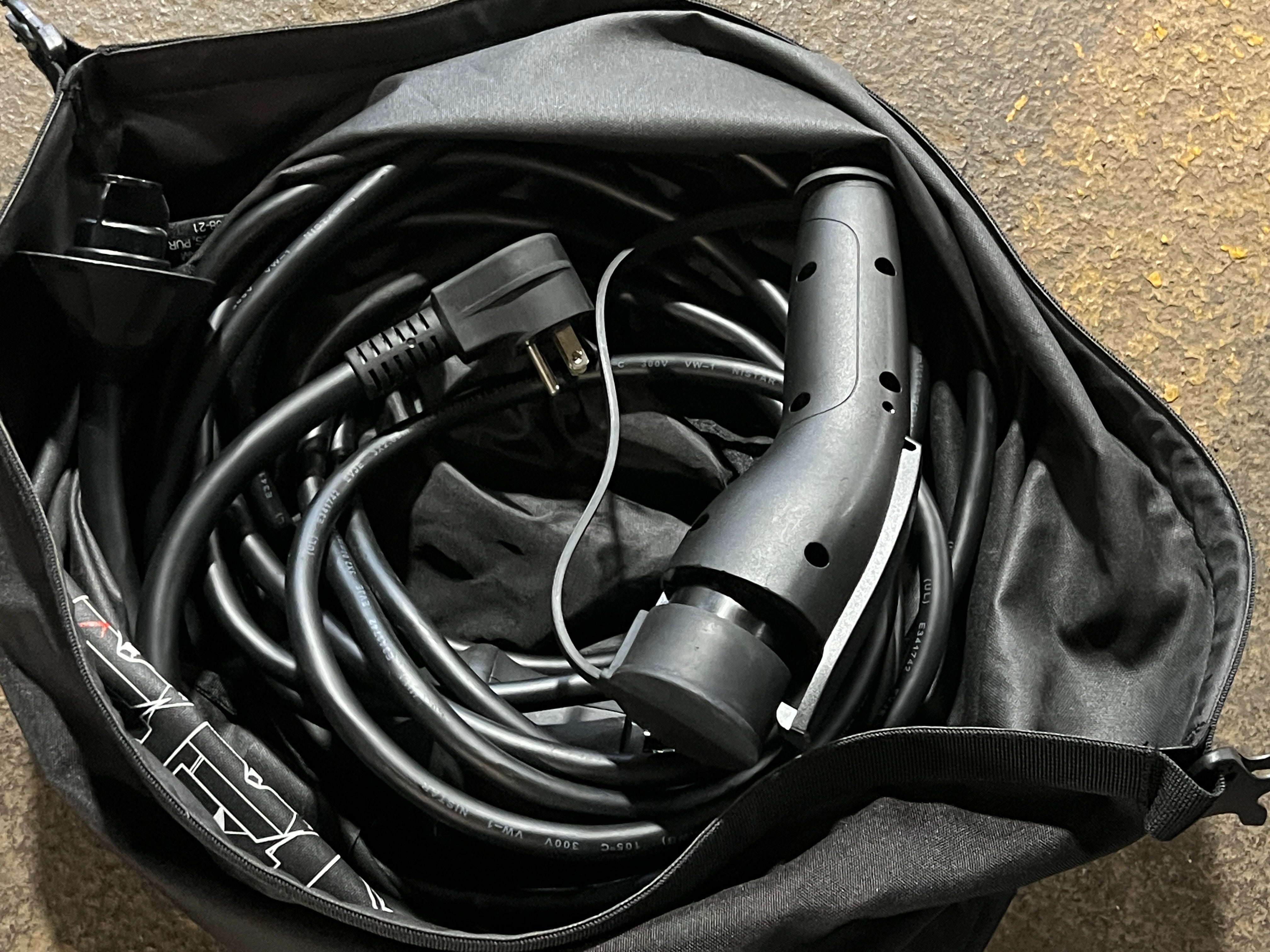 Used 2023 MINI Hardtop 2 Door SE with VIN WMW13DJ05P2T57882 for sale in Oak Creek, WI