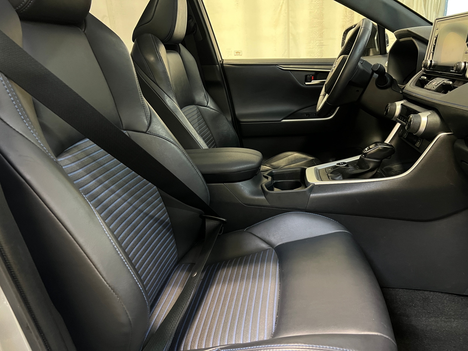 Thumbnail: 2020 Toyota RAV4 - 2