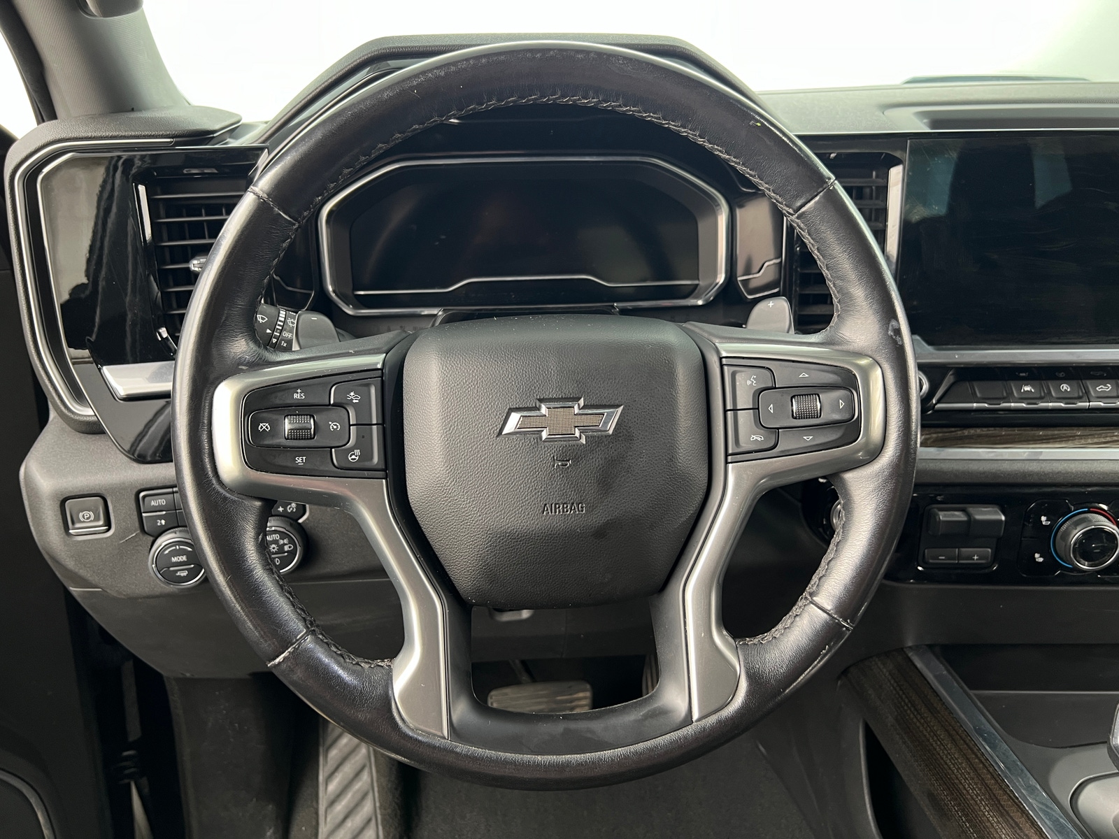 Thumbnail: 2023 Chevrolet Silverado 1500 - 5