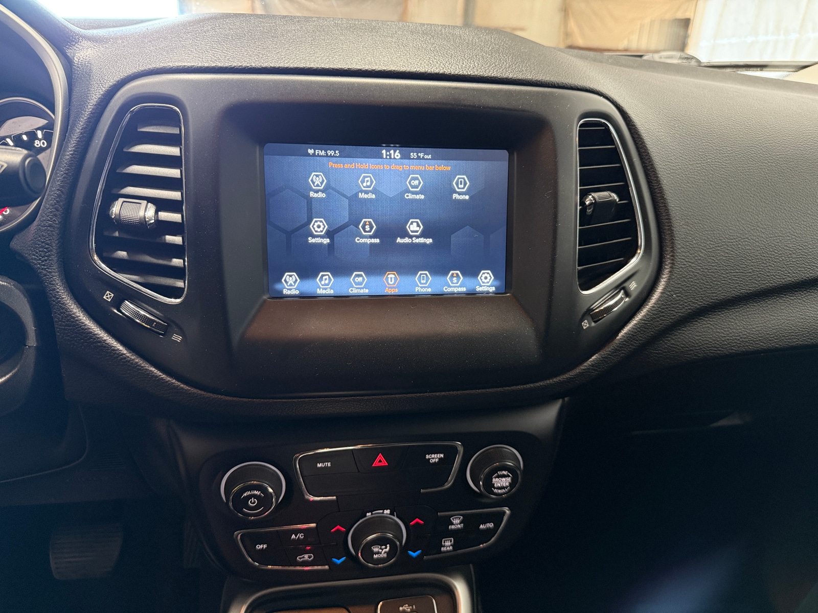 Thumbnail: 2019 Jeep Compass - 3