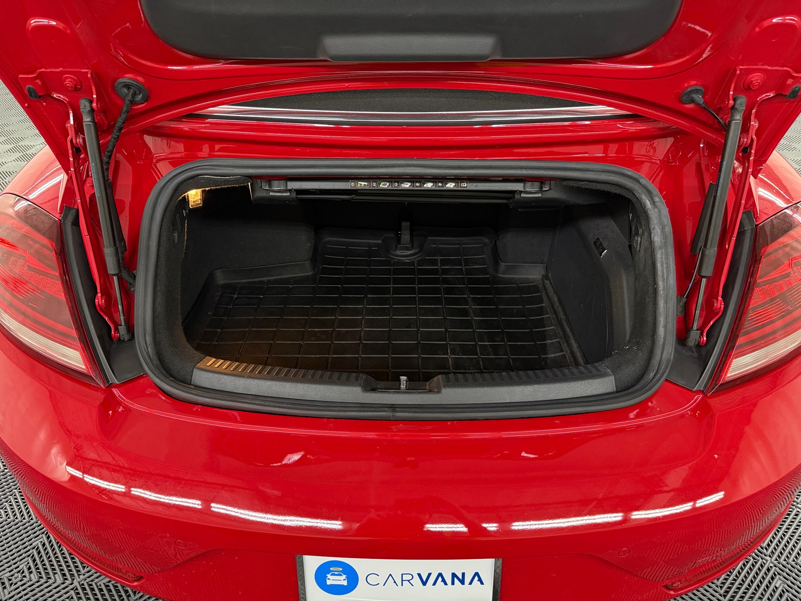 Thumbnail: 2019 Volkswagen Beetle - 6