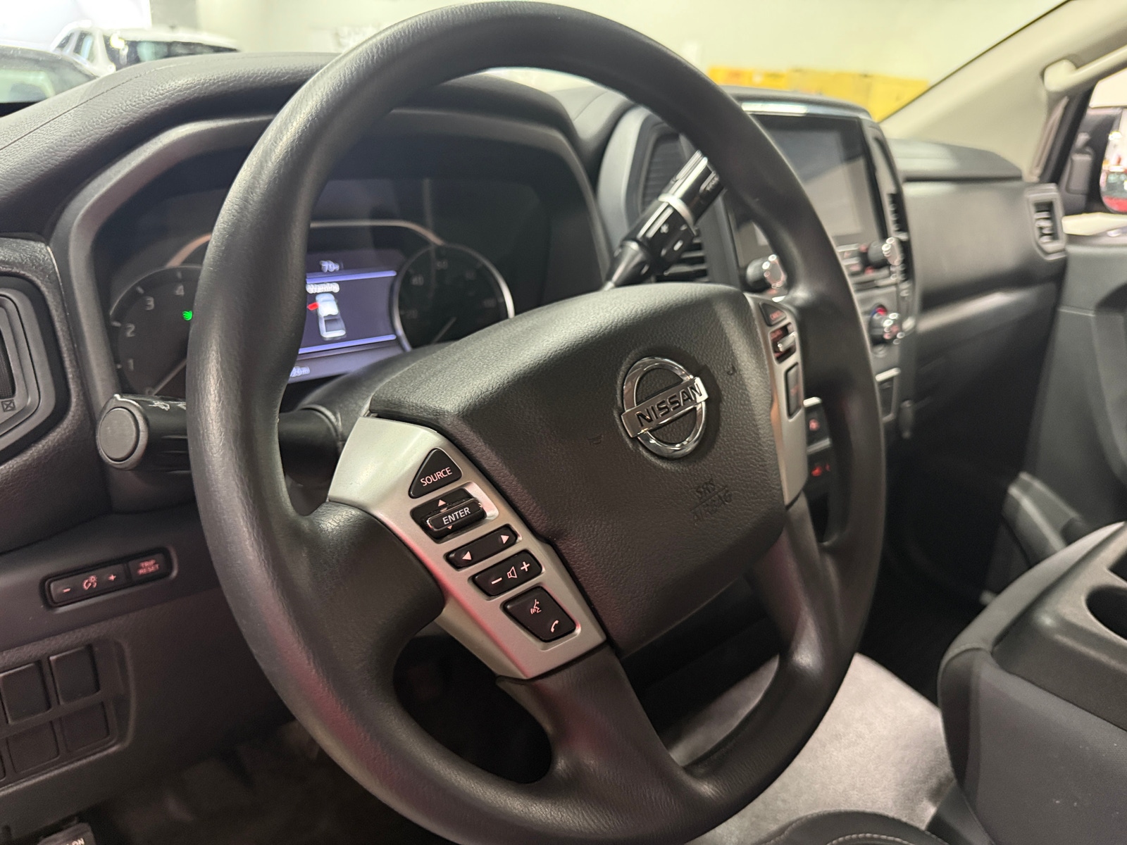 Thumbnail: 2022 Nissan Titan - 5