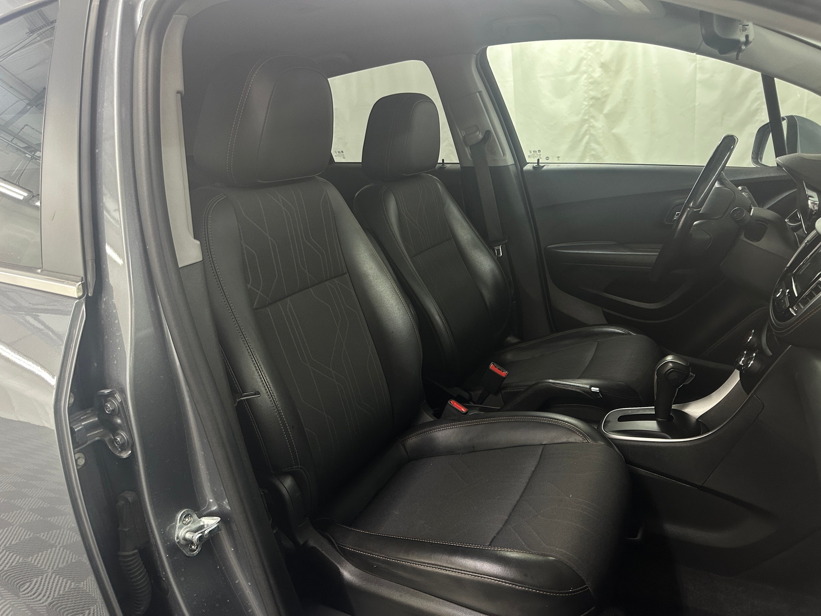 Thumbnail: 2019 Chevrolet Trax - 2