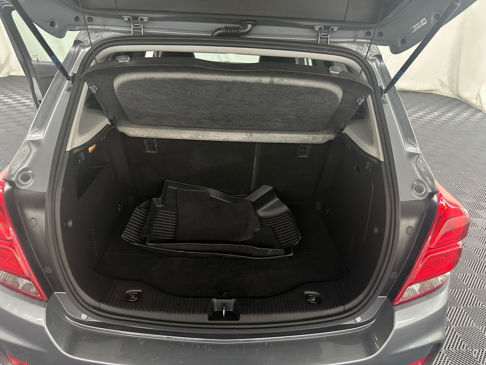 Thumbnail: 2019 Chevrolet Trax - 7