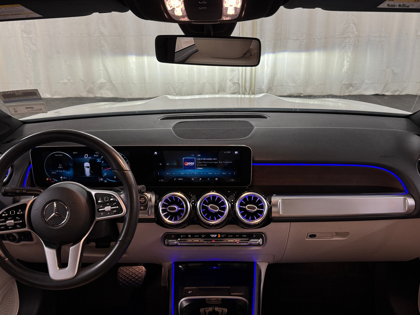 Thumbnail: 2020 Mercedes-Benz GLB - 2