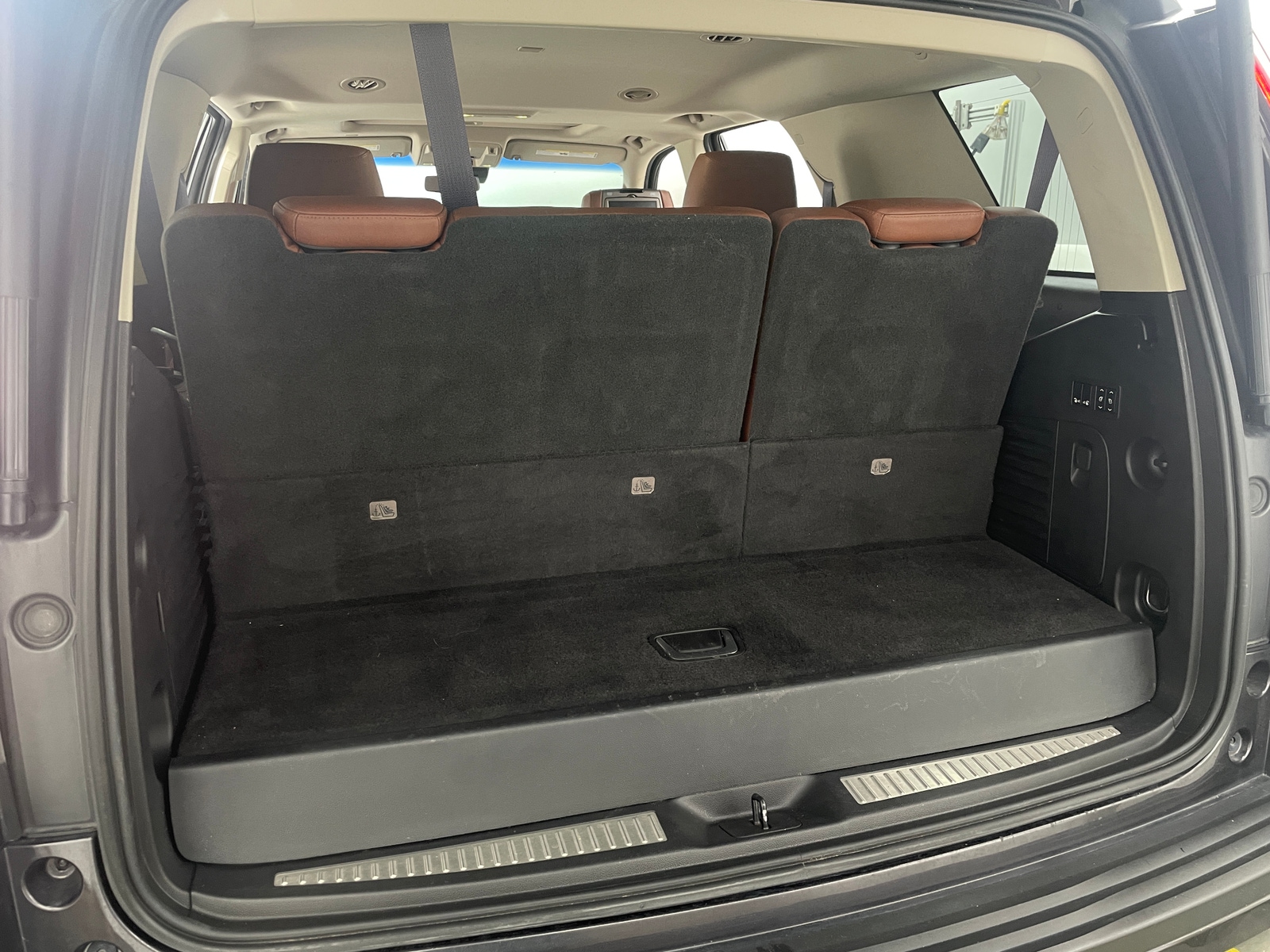 Thumbnail: 2017 Cadillac Escalade - 6
