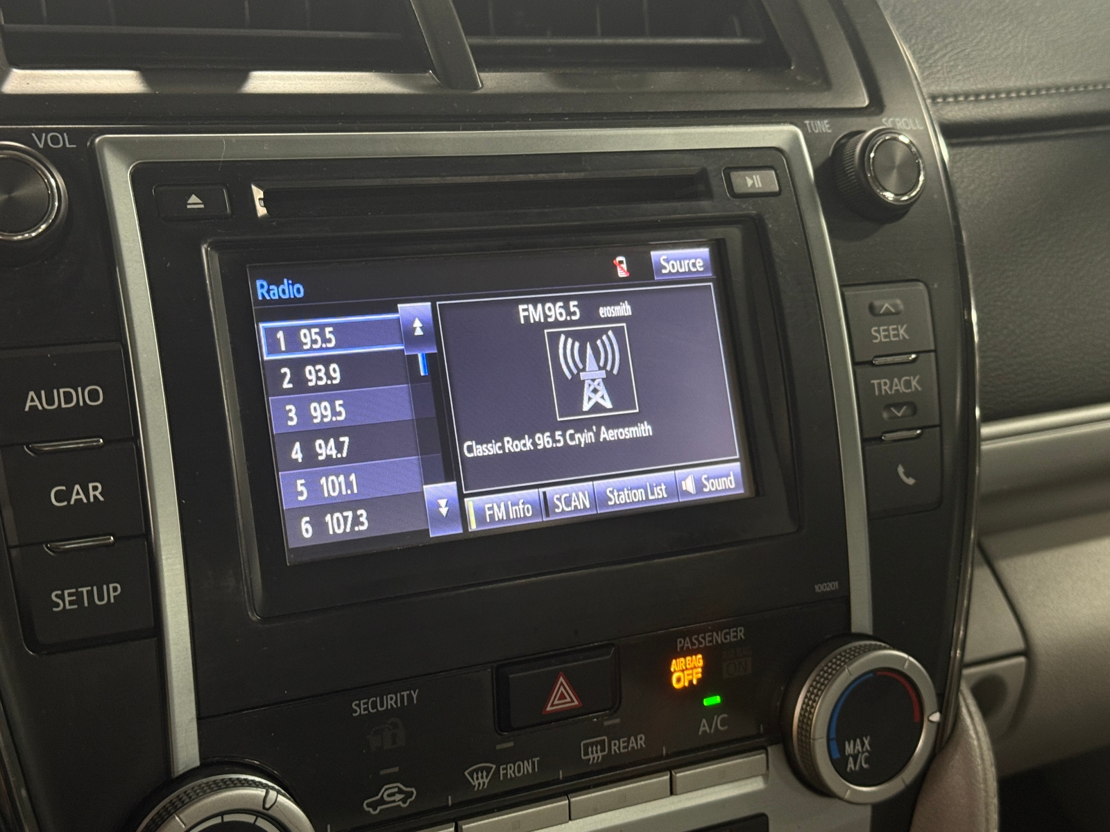 Thumbnail: 2014 Toyota Camry - 4