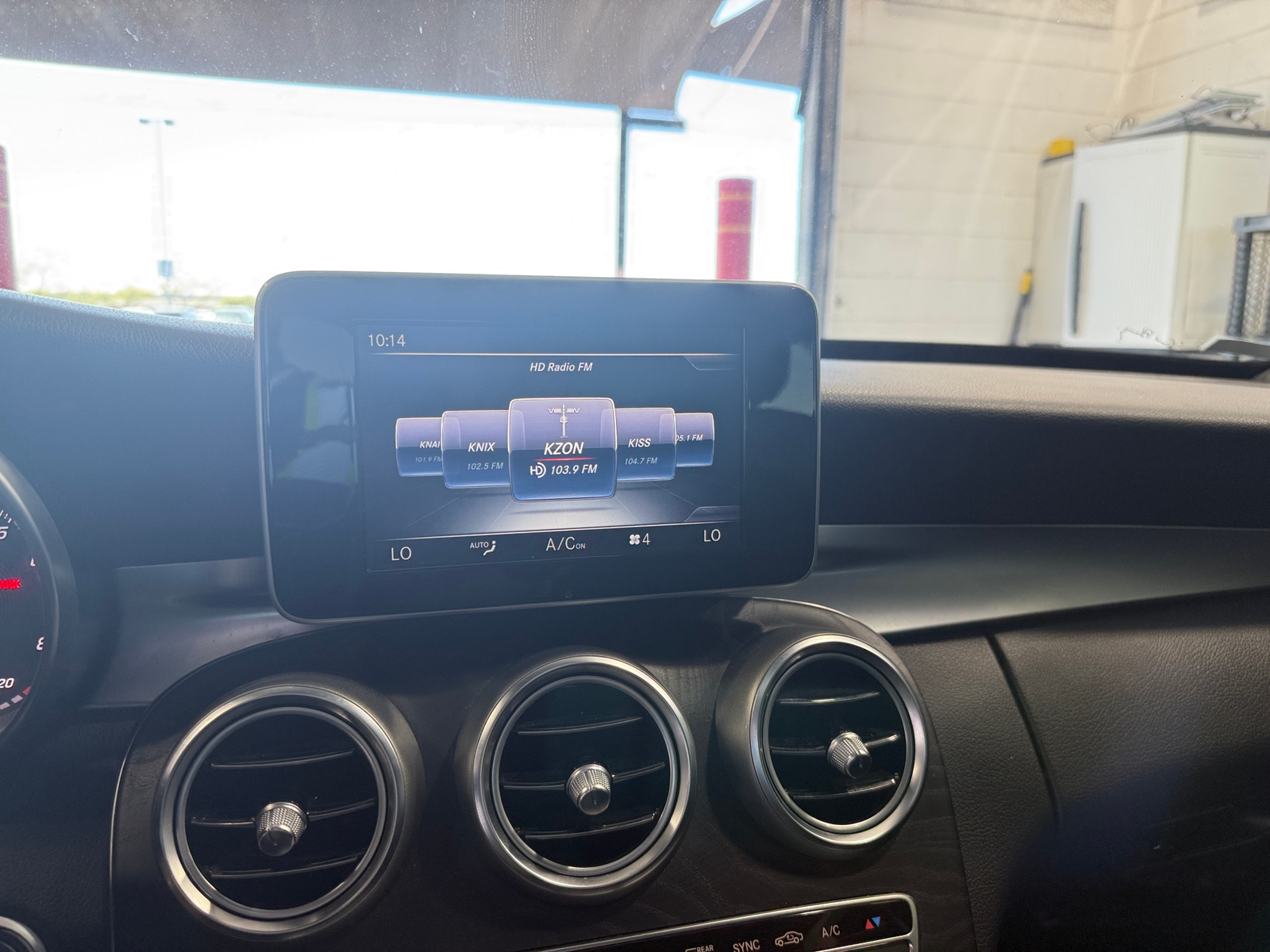 Thumbnail: 2017 Mercedes-Benz C-Class - 3