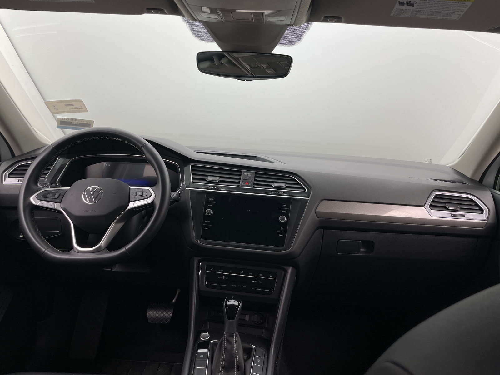 Thumbnail: 2024 Volkswagen Tiguan - 2