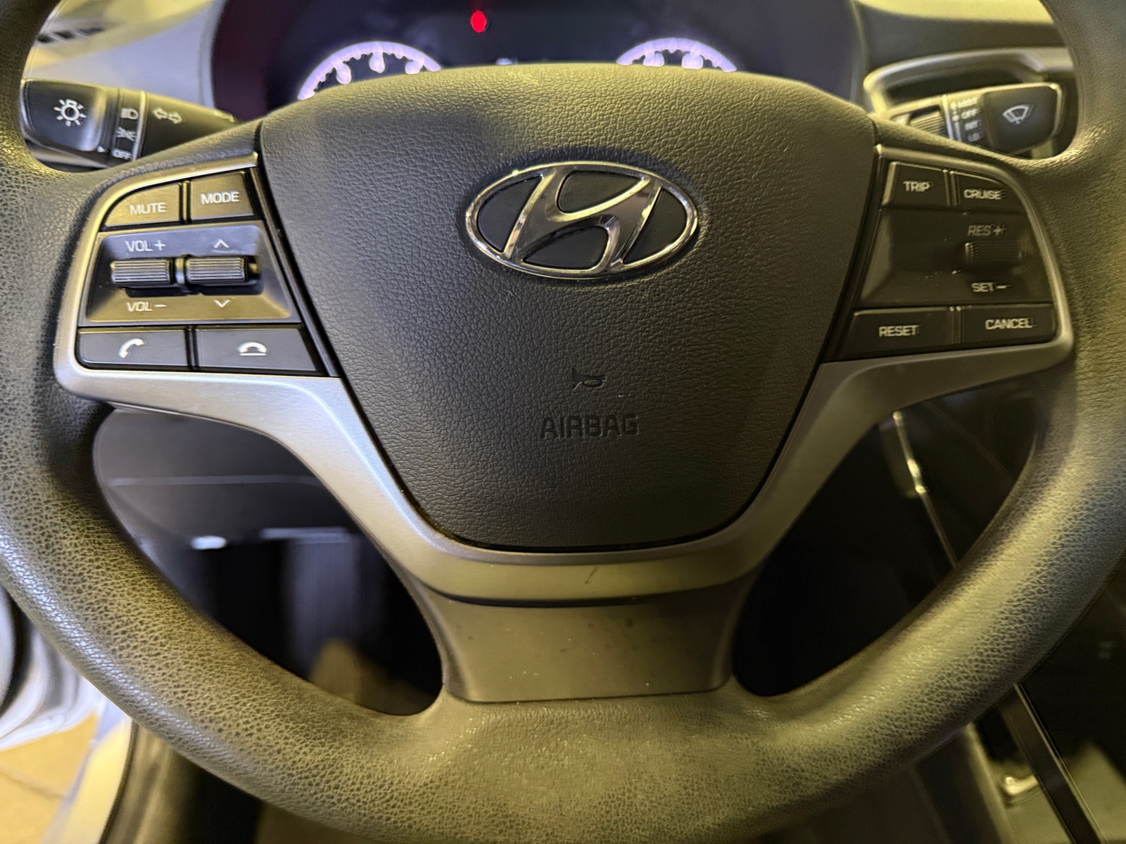 Thumbnail: 2019 Hyundai Accent - 5
