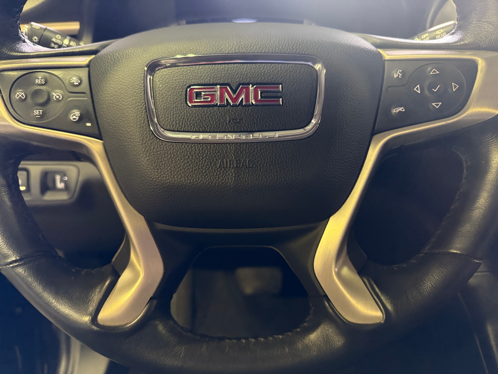 Thumbnail: 2017 GMC Acadia - 4