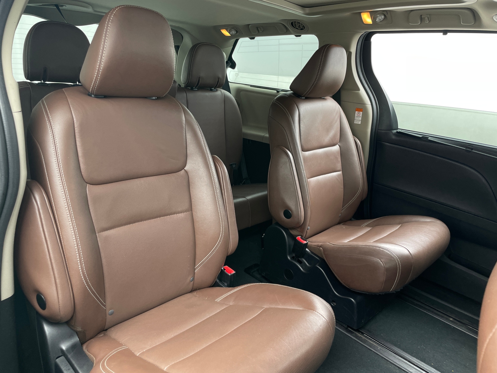 Thumbnail: 2020 Toyota Sienna - 5