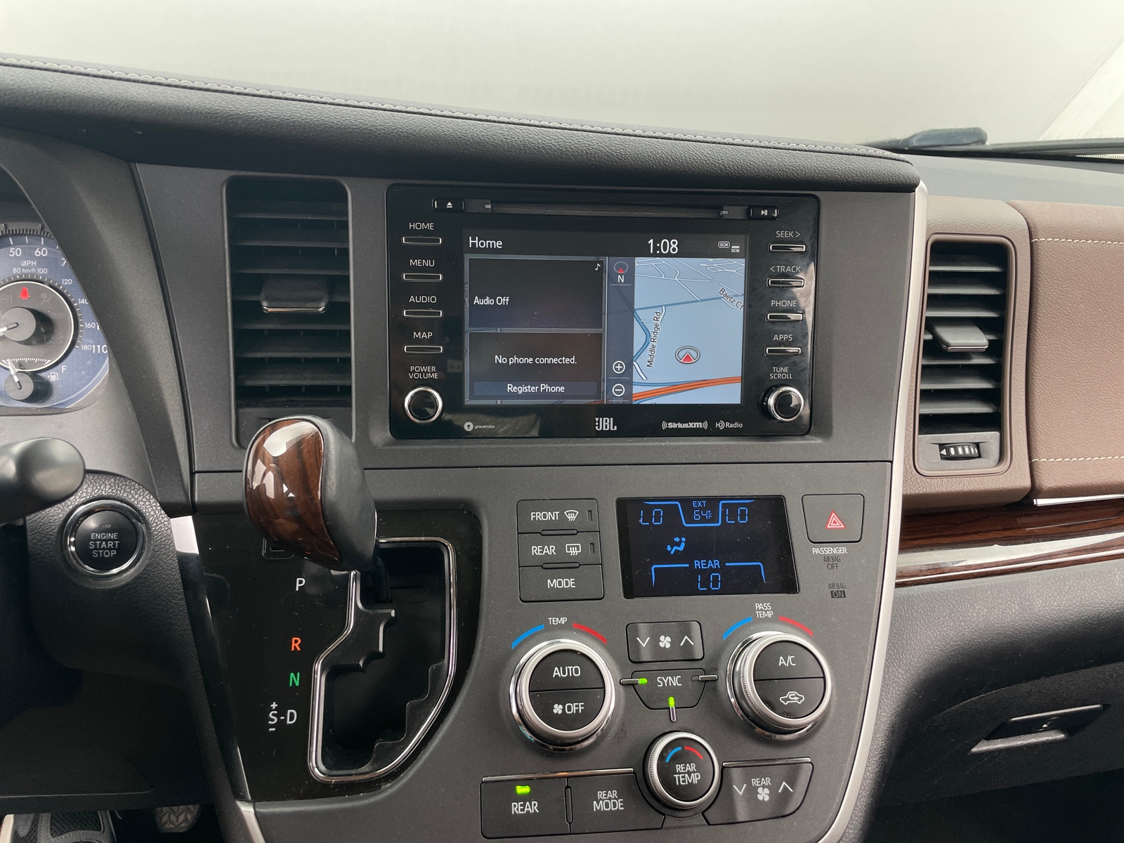 Thumbnail: 2020 Toyota Sienna - 3
