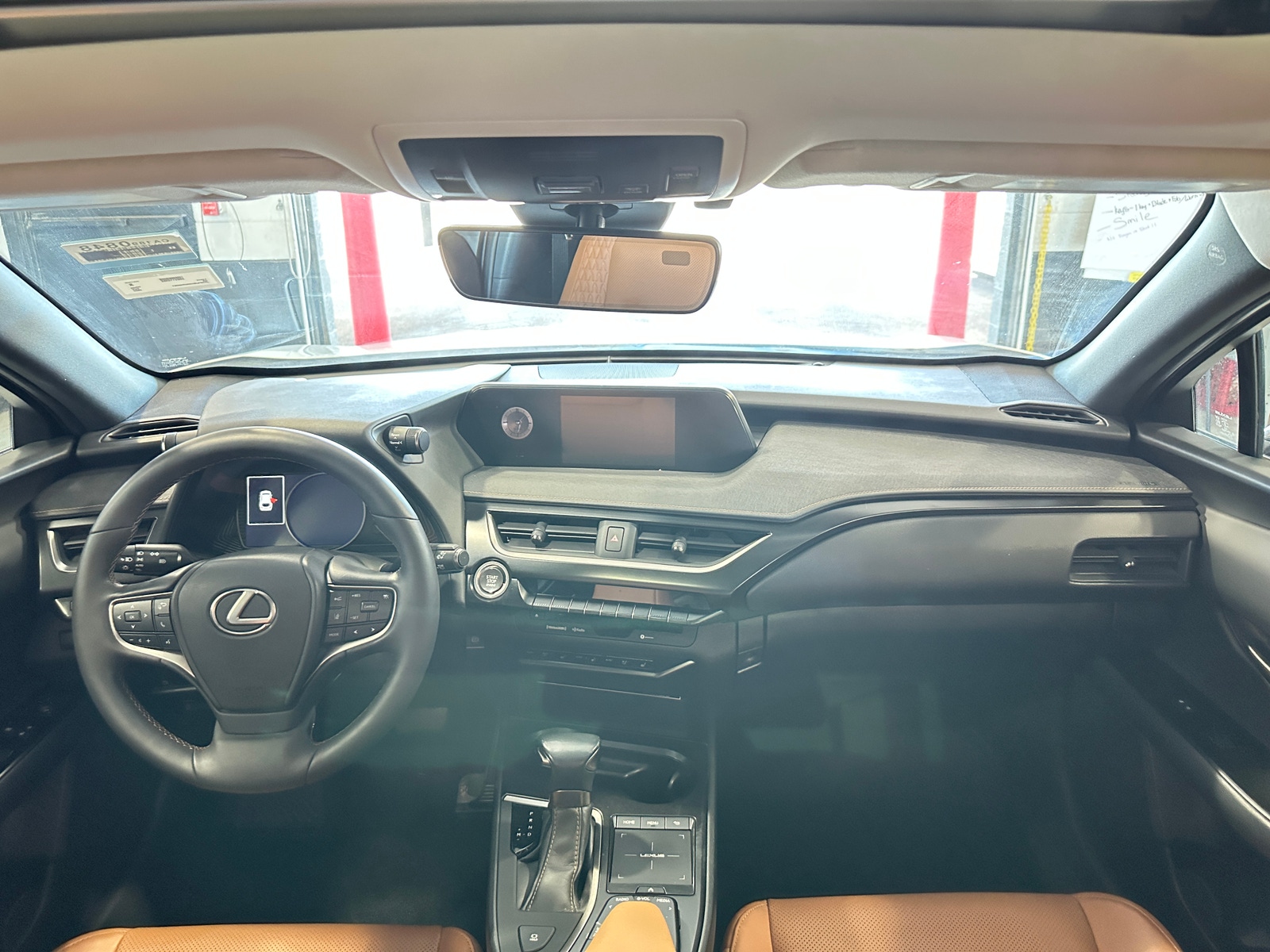 Thumbnail: 2022 Lexus UX - 2