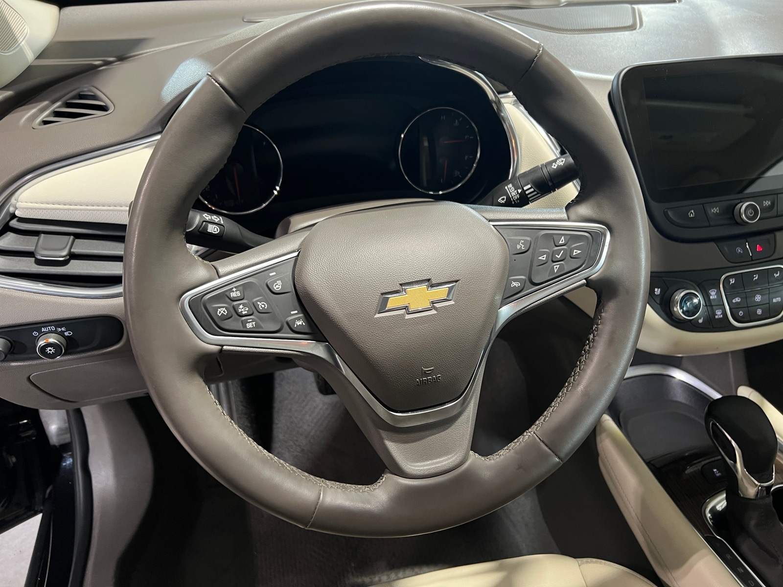 Thumbnail: 2024 Chevrolet Malibu - 4