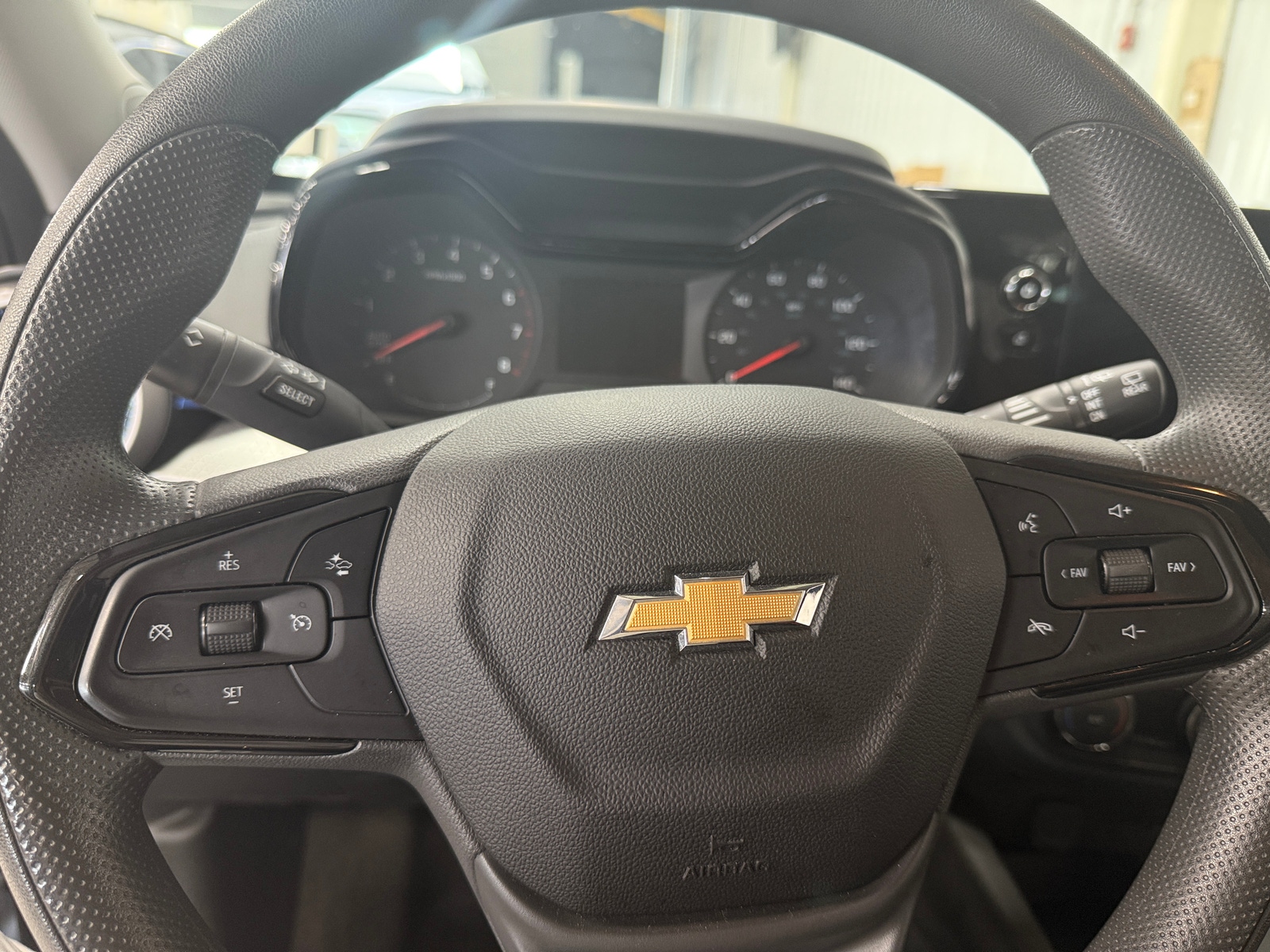 Thumbnail: 2025 Chevrolet Trax - 5