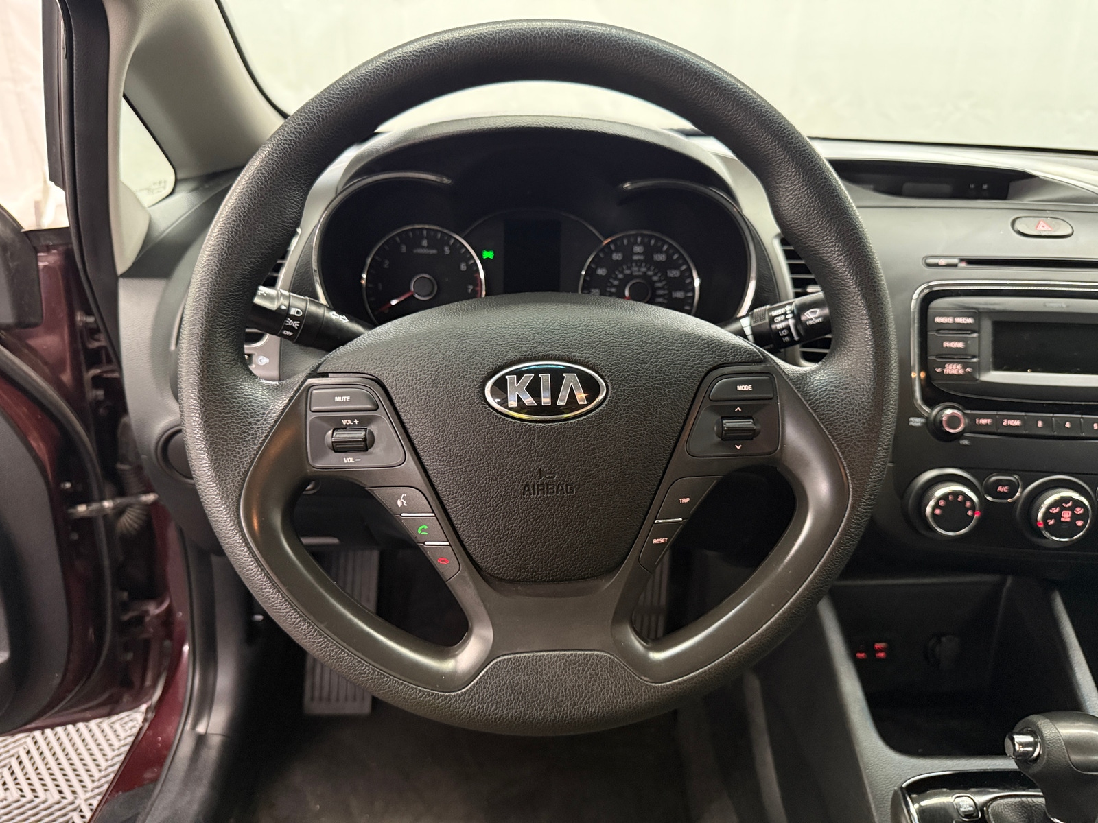 Thumbnail: 2017 Kia Forte - 5
