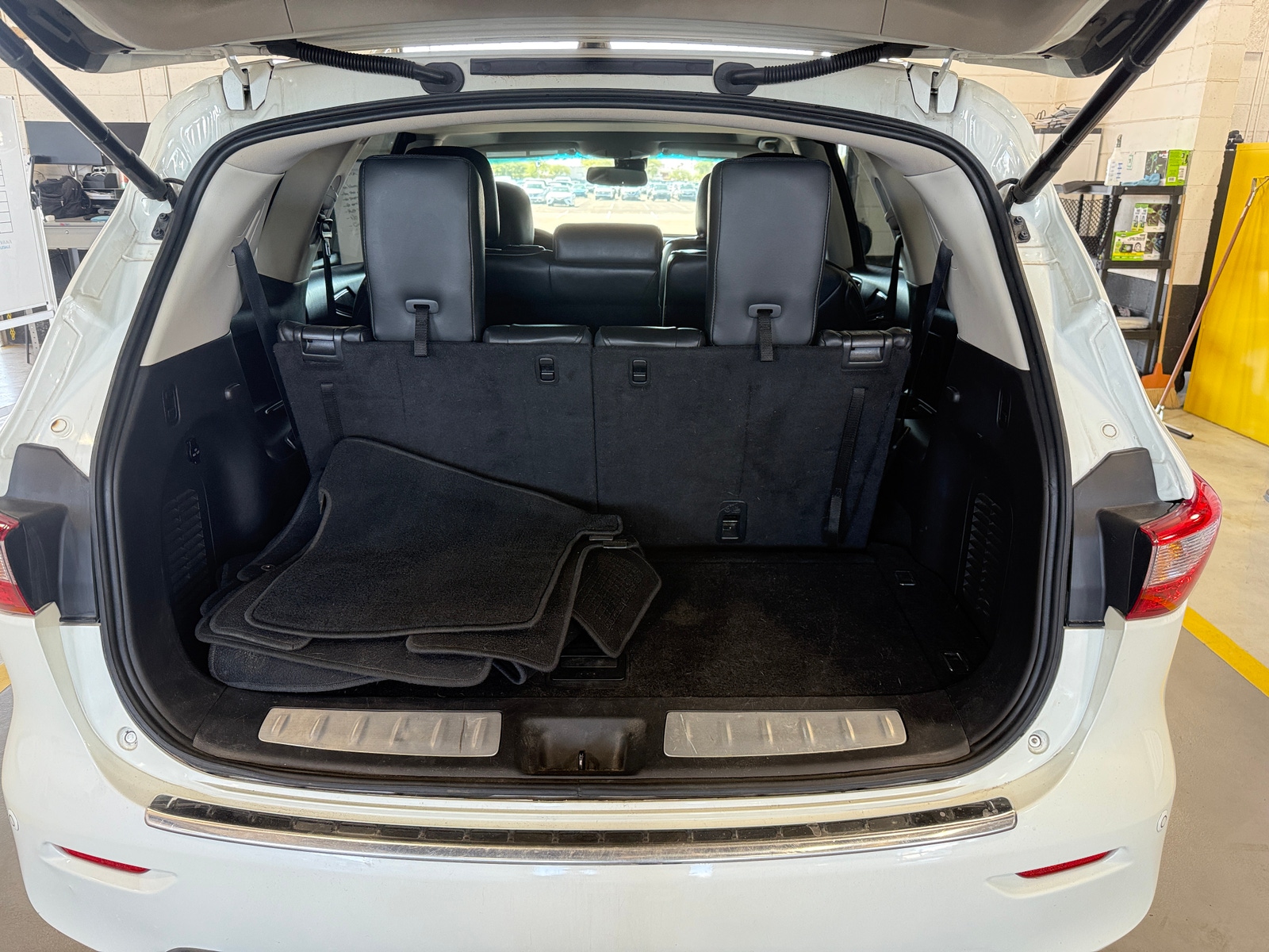 Thumbnail: 2015 INFINITI QX60 - 6