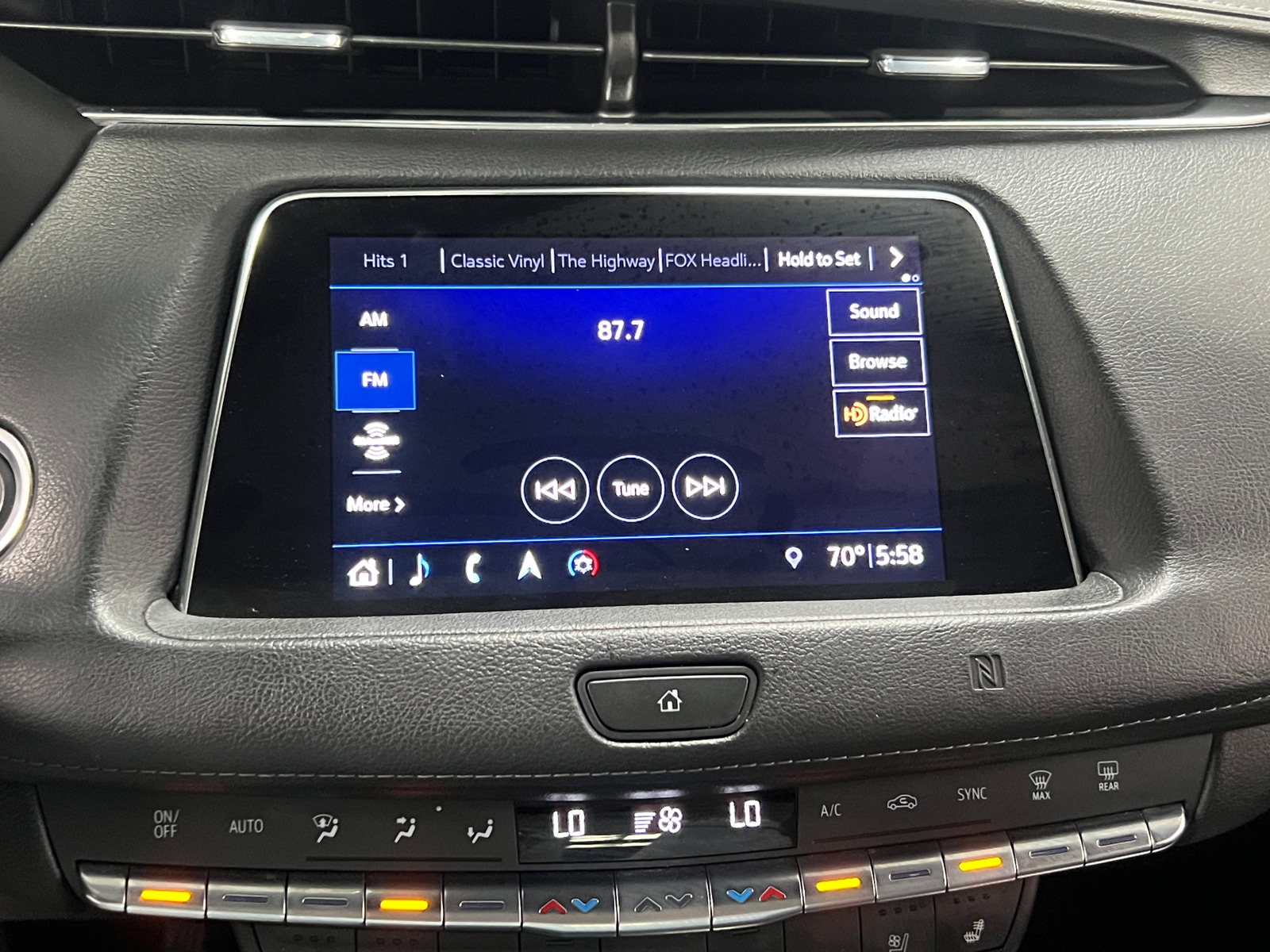 Thumbnail: 2019 Cadillac XT4 - 3