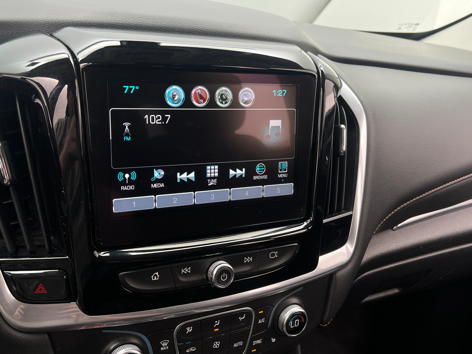 Thumbnail: 2019 Chevrolet Traverse - 4
